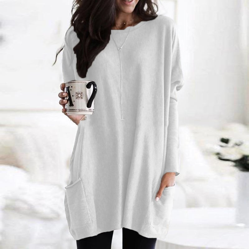 Women's oversized long-sleeve sweater dress with round neck and front pockets