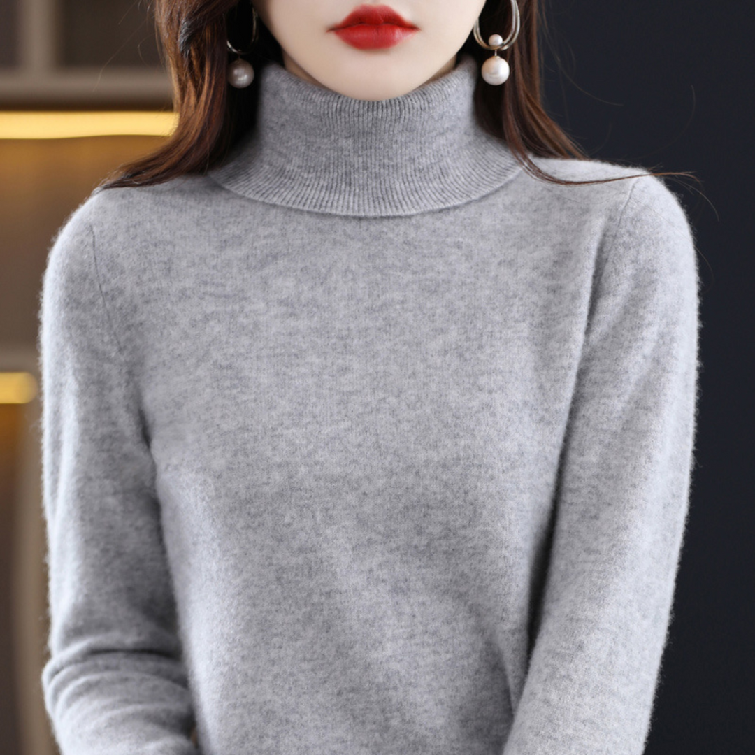 Women's long-sleeve turtleneck sweater with ribbed trims