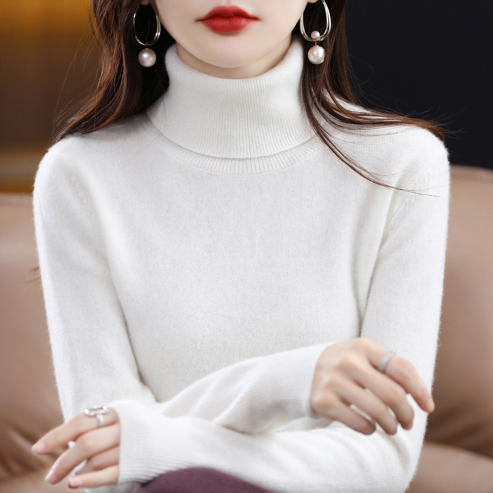 Women's long-sleeve turtleneck sweater with ribbed trims