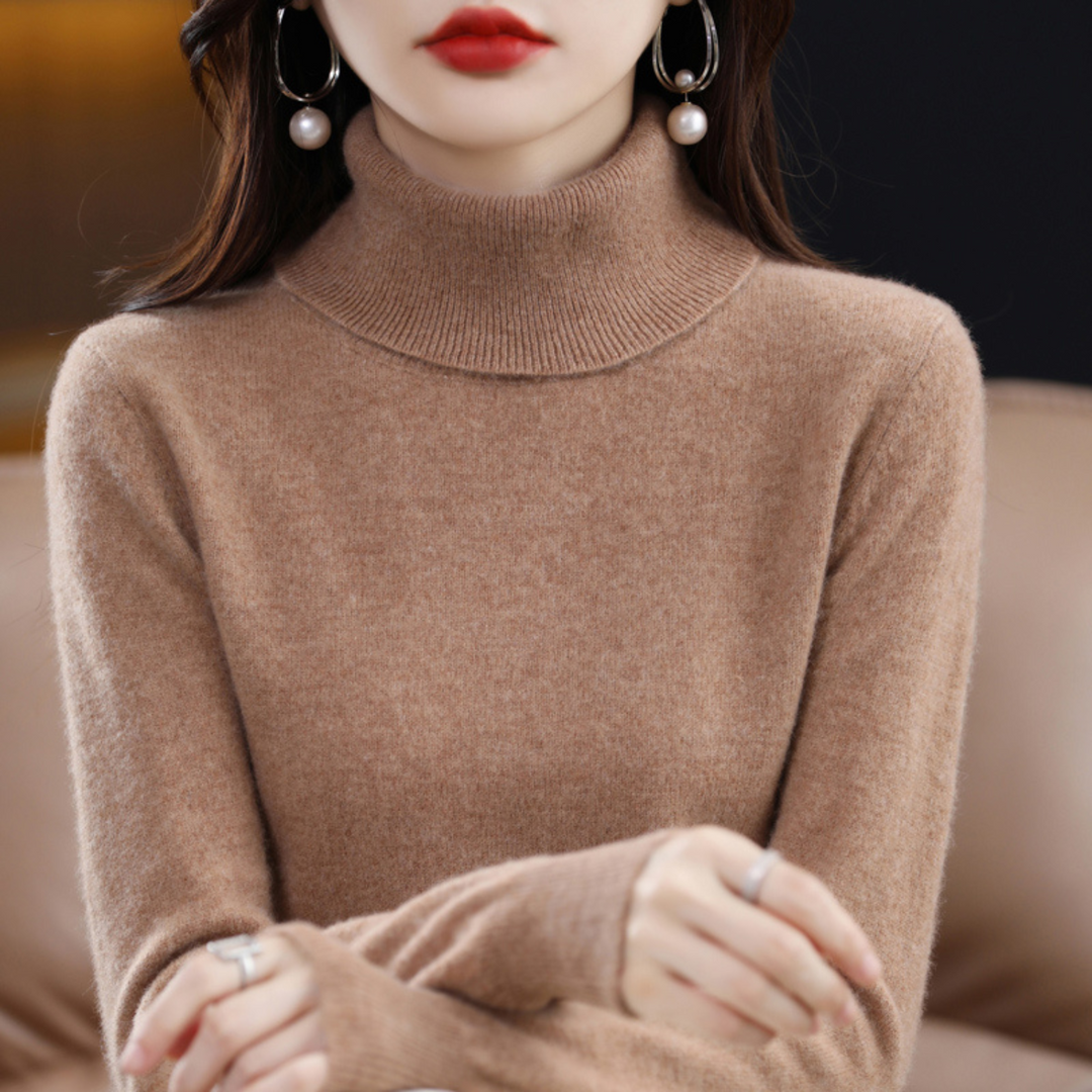 Women's long-sleeve turtleneck sweater with ribbed trims