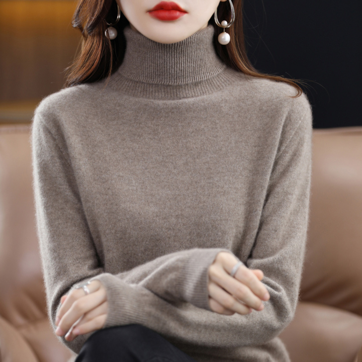 Women's long-sleeve turtleneck sweater with ribbed trims