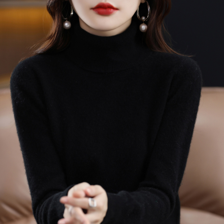 Women's long-sleeve turtleneck sweater with ribbed trims