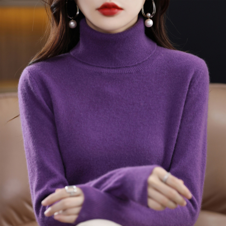 Women's long-sleeve turtleneck sweater with ribbed trims